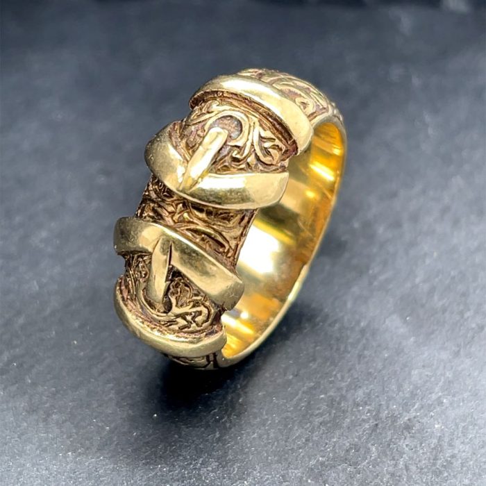 9ct Yellow Gold Heavy Buckle Ring